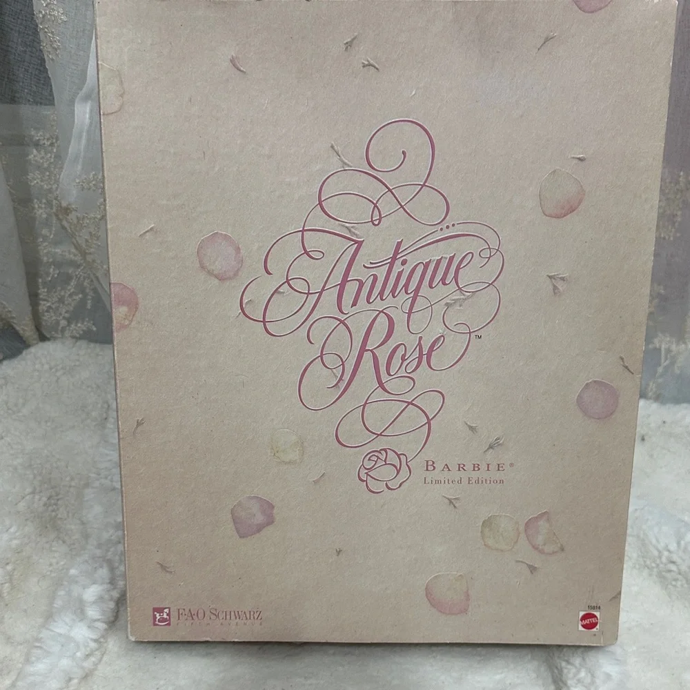 Antique Rose Barbie limited edition 1996 - Picture 2 of 3